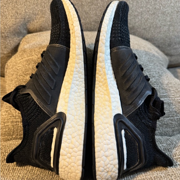 Adidas UltraBOOST 19 Black and White Sneakers Size 9.5 - Picture 5 of 8
